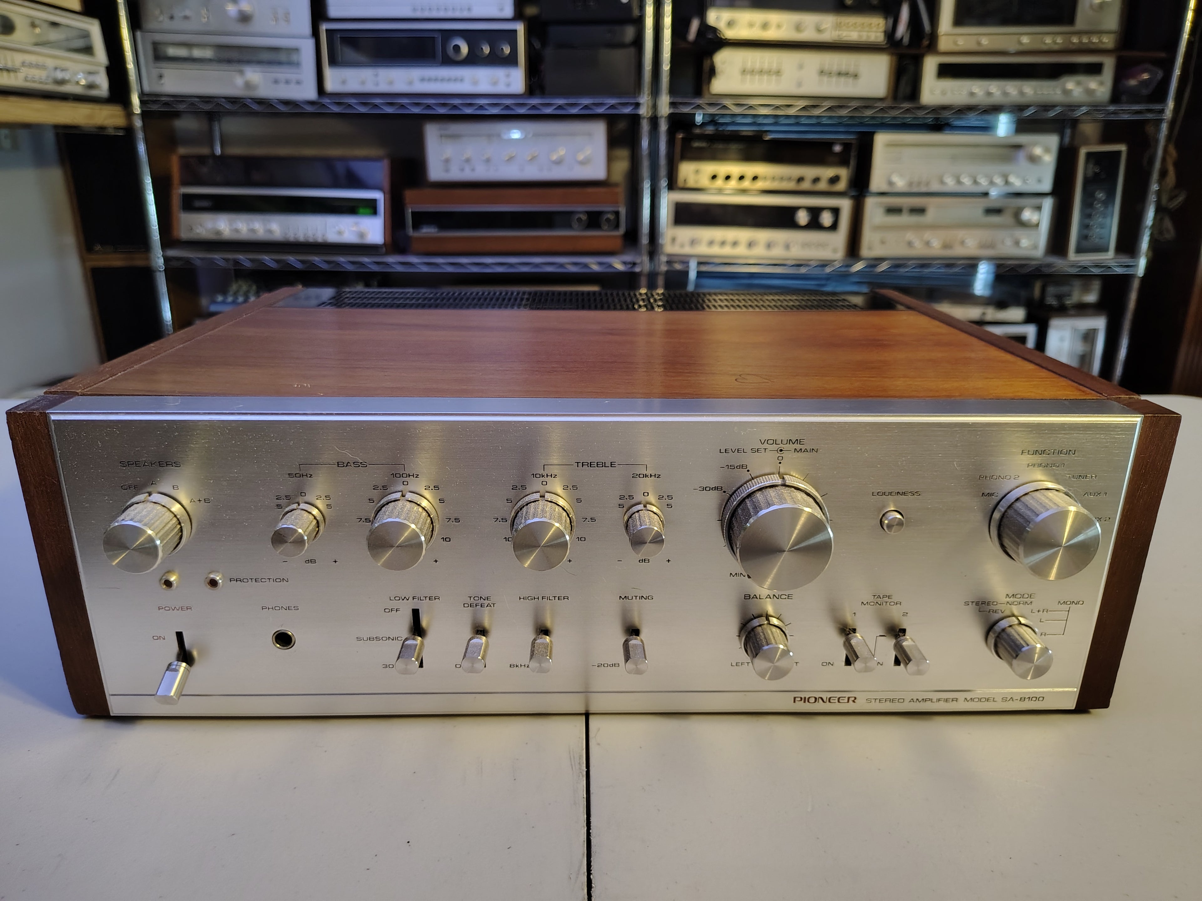 Pioneer SA-8100 Amplifier